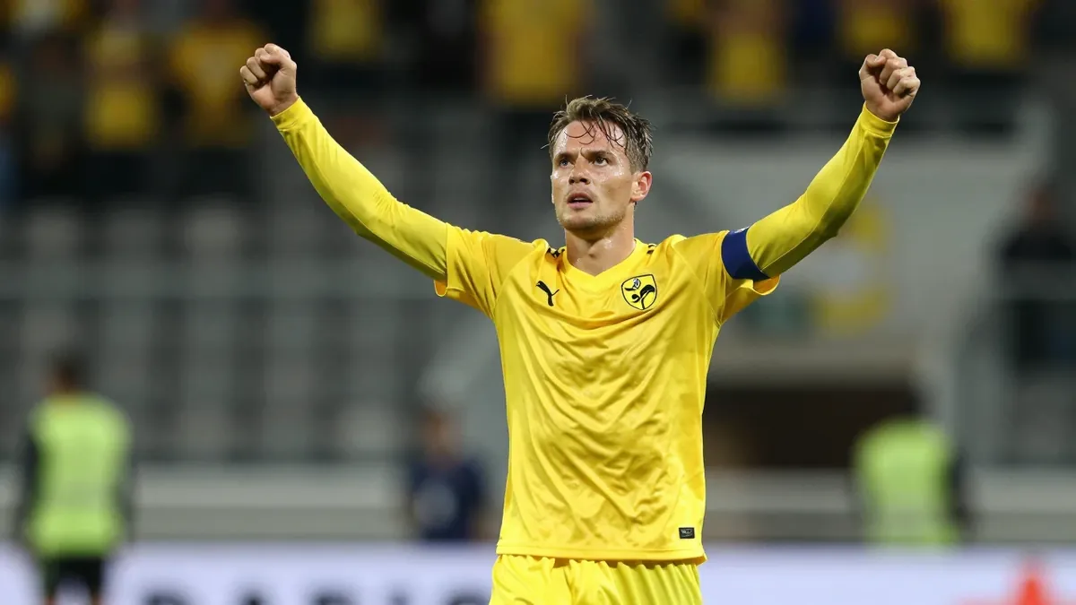 IF Elfsborg earned a point away from home with a 1-1 draw against IFK Göteborg, with Leo Östman scoring and receiving the...